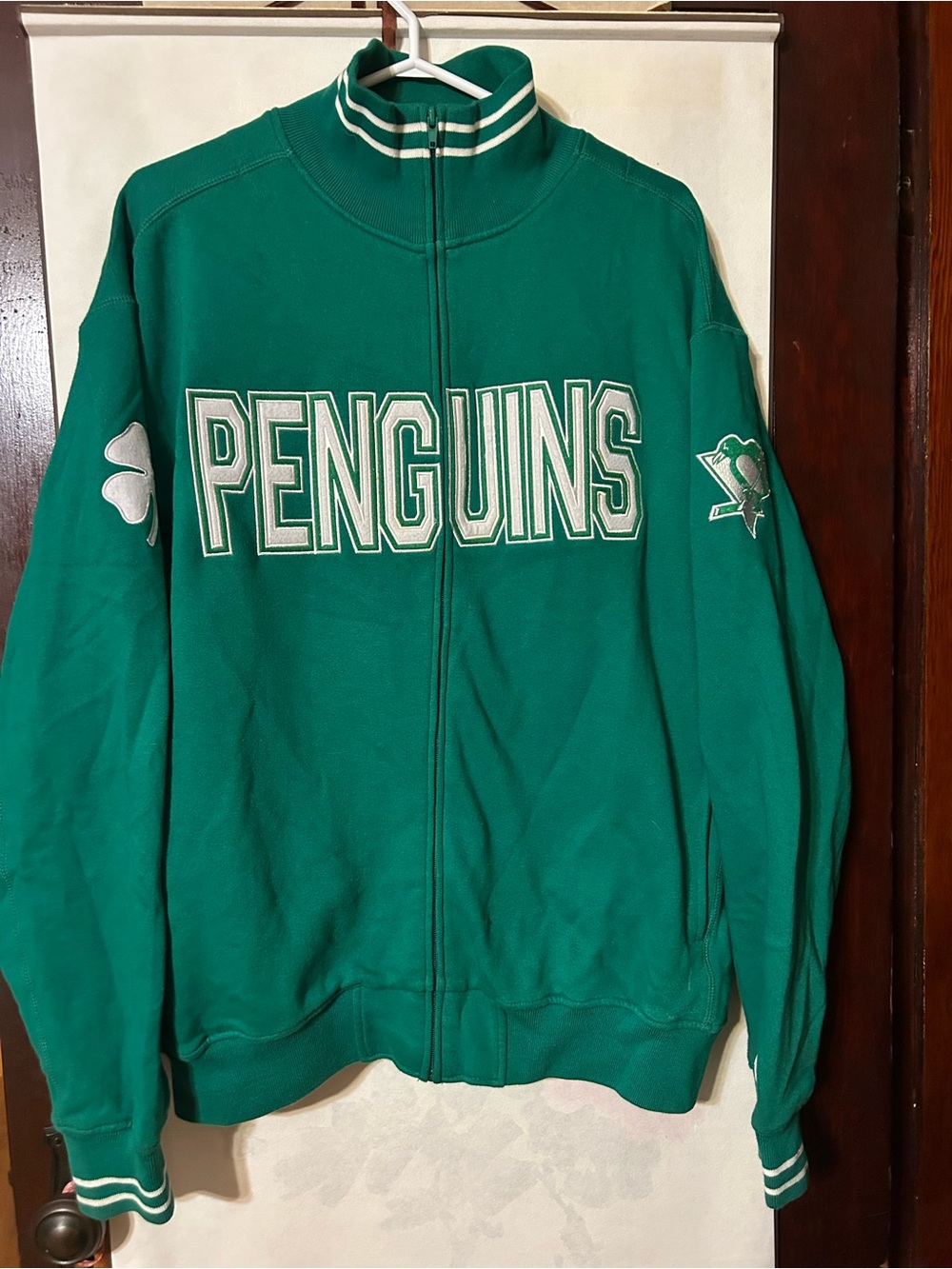 vintage green Pittsburgh Penguins full-zip jacket, man’s XL